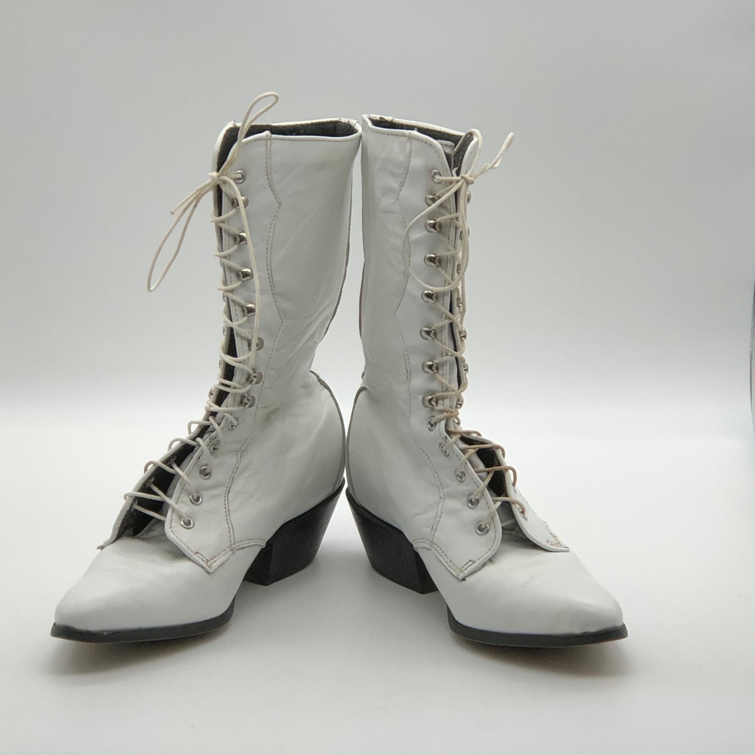 Used White Western Victorian Boots