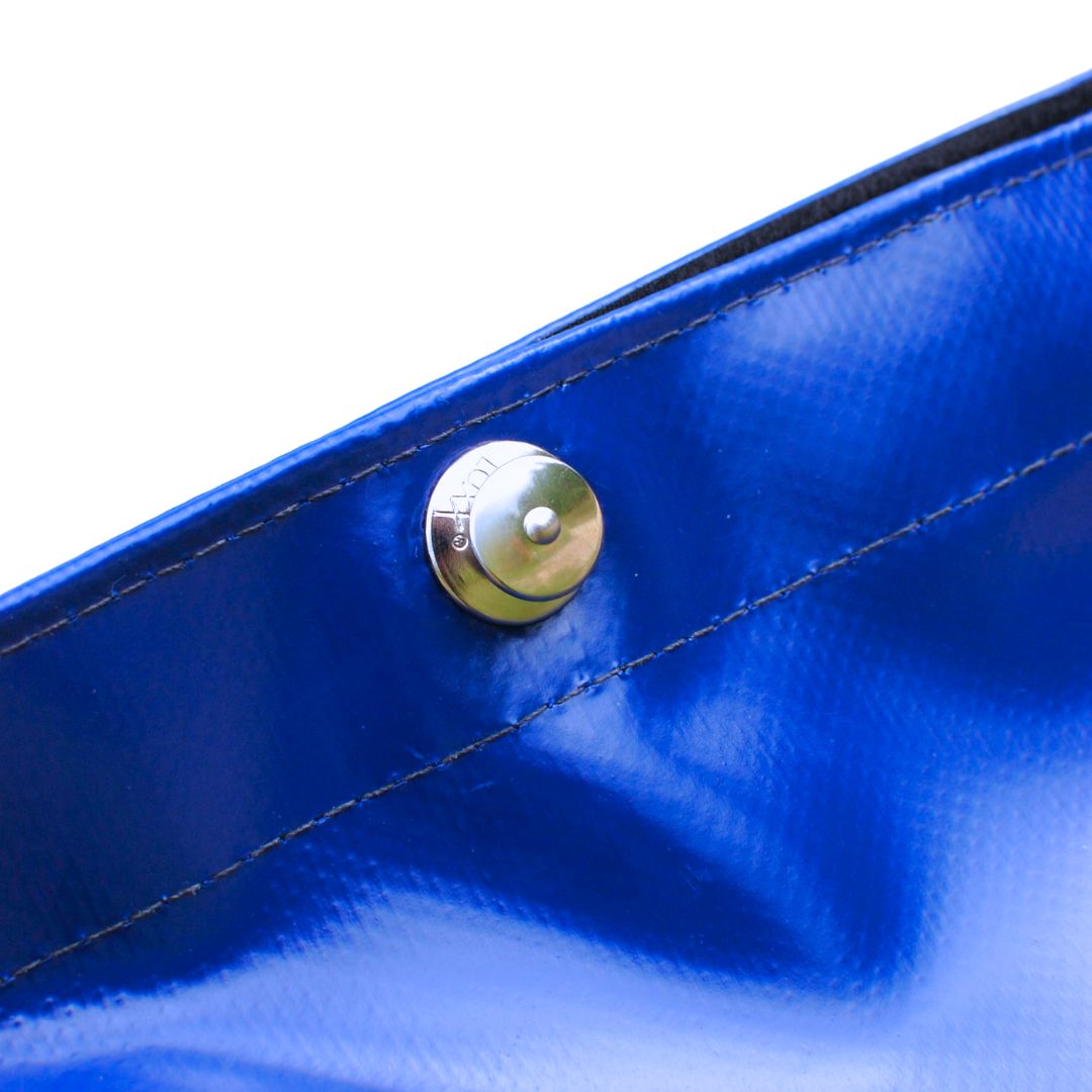 HayPlay Button Bag – Slow Feed Hay Bag
