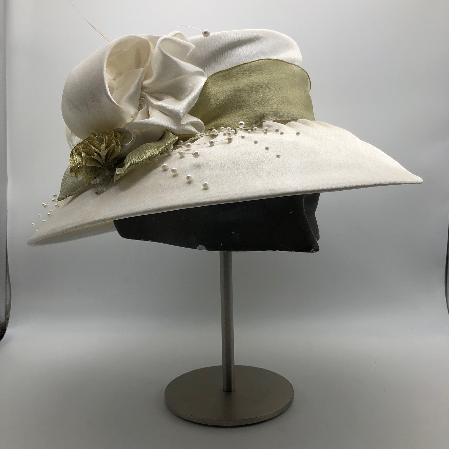 White Ladies Dress Hat