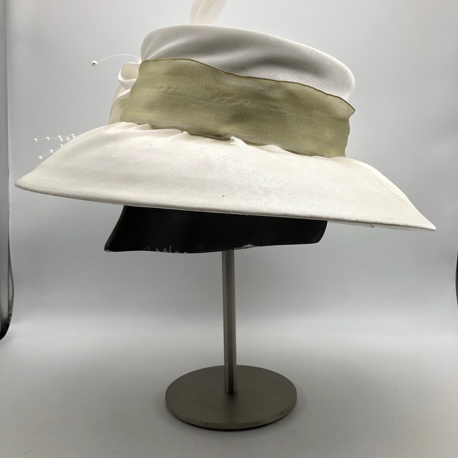 White Ladies Dress Hat