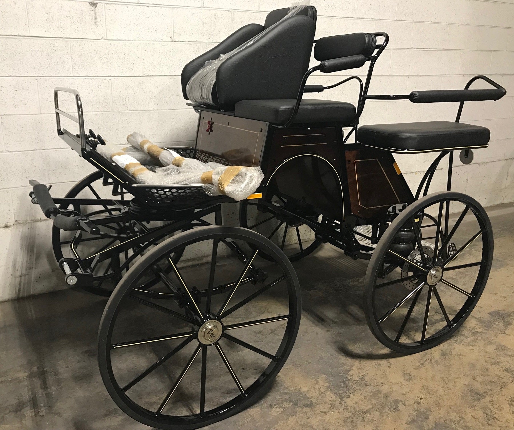 Max I Trainer Carriage | Midwest Custom Carriages