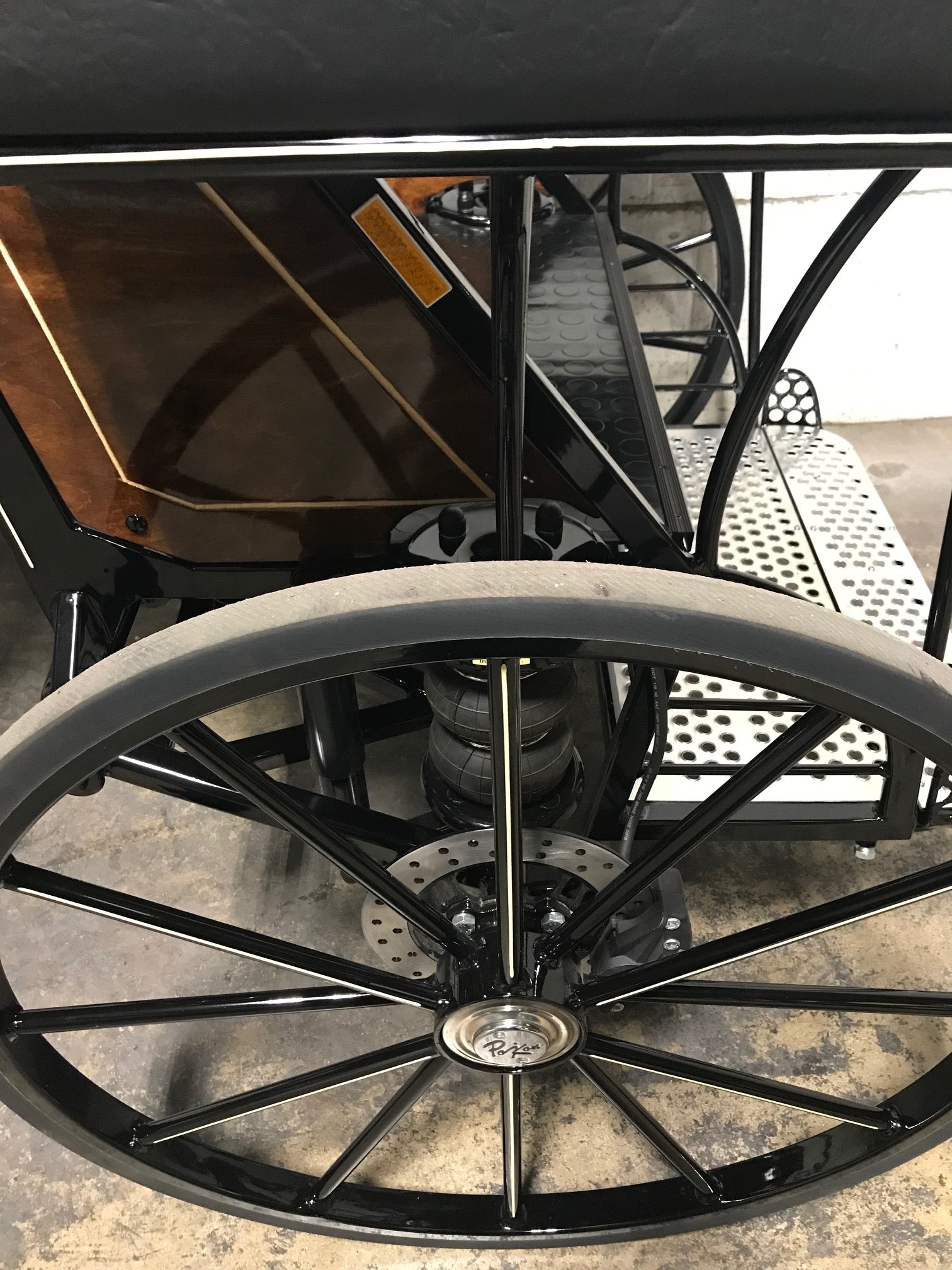 Max I Trainer Carriage | Midwest Custom Carriages