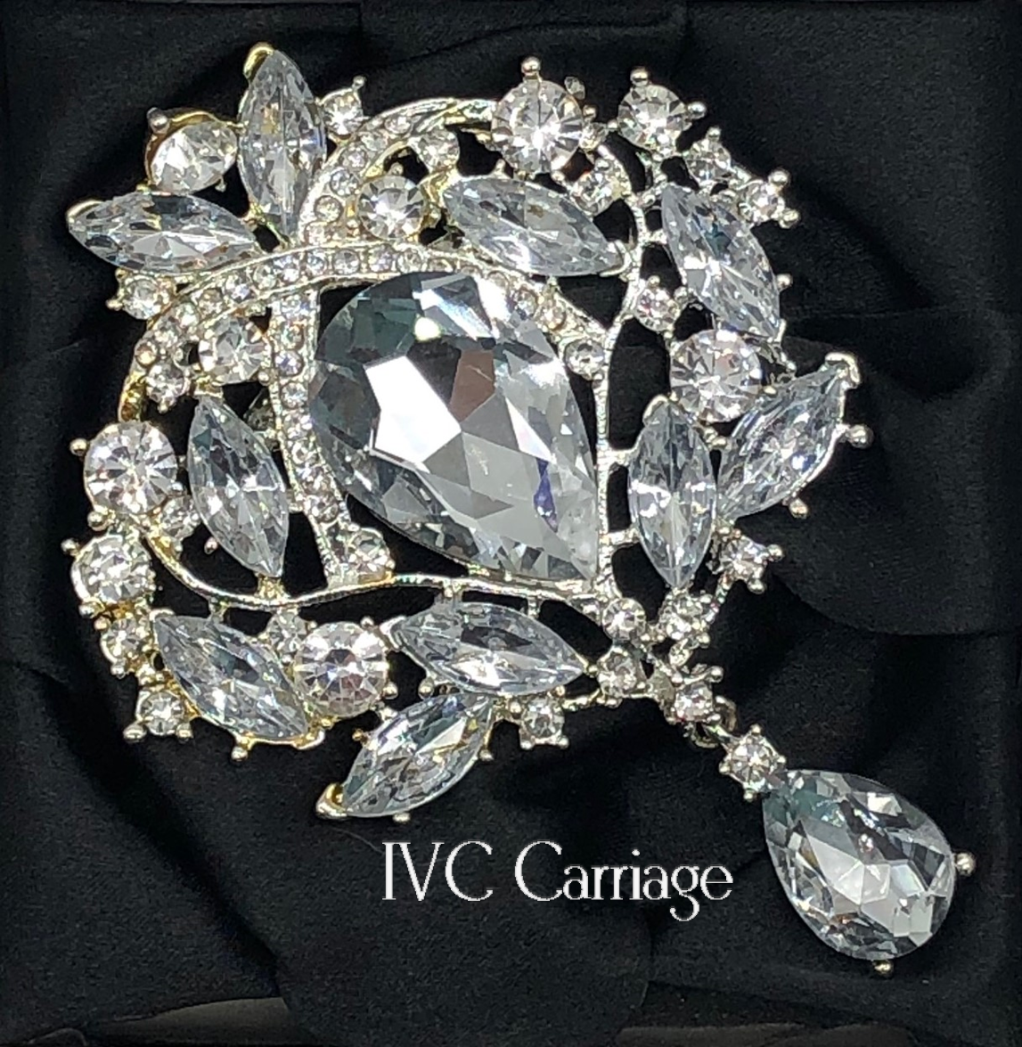 Silver Ribbons Doorknocker brooch | IVC Carriage